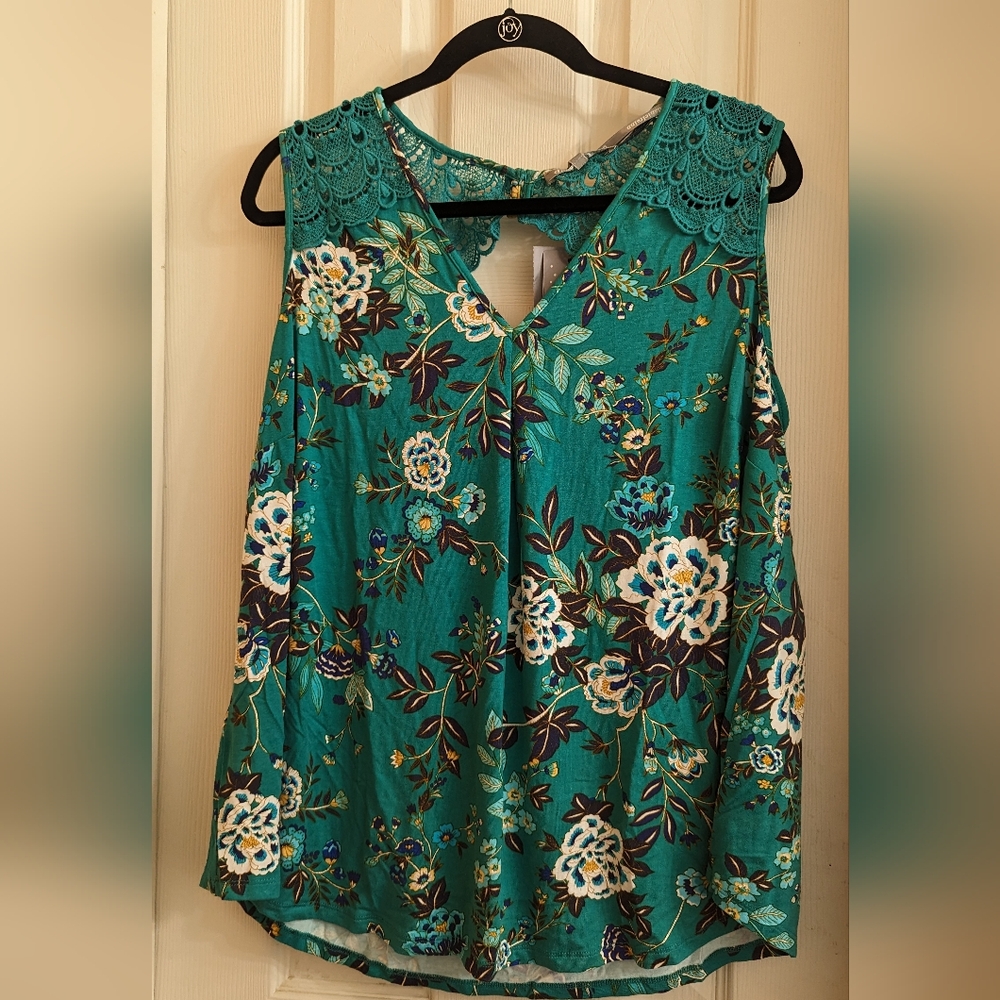 Daniel Rainn Turquoise Floral Tank NWT